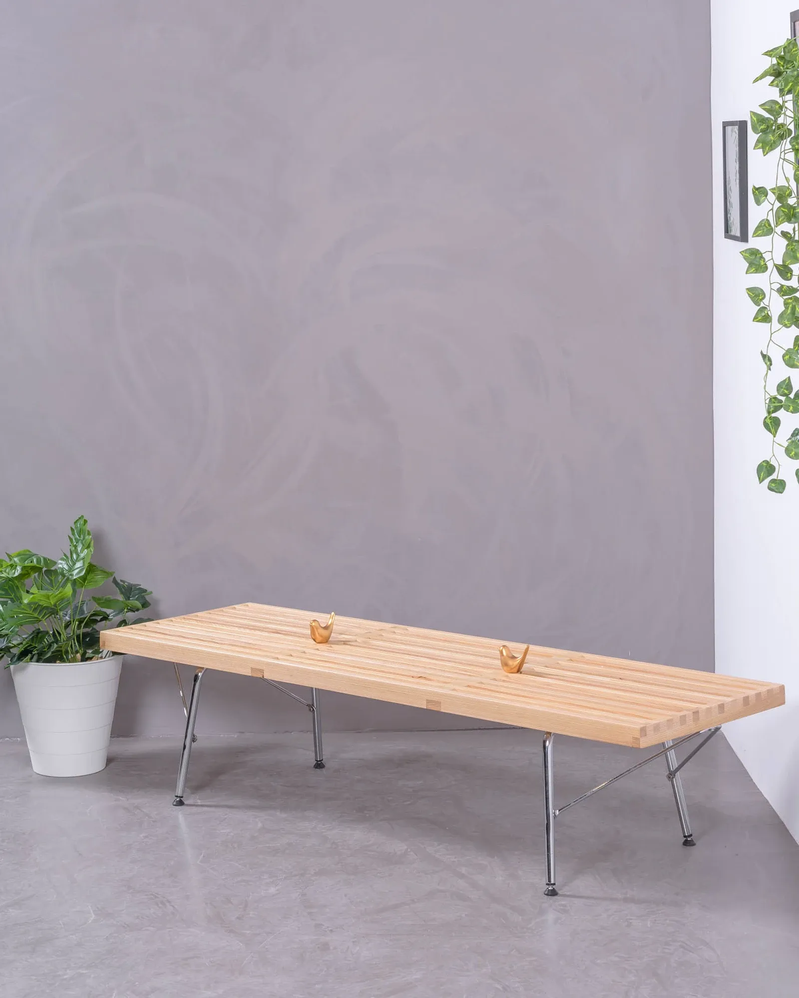 Bench with chrome legs discount