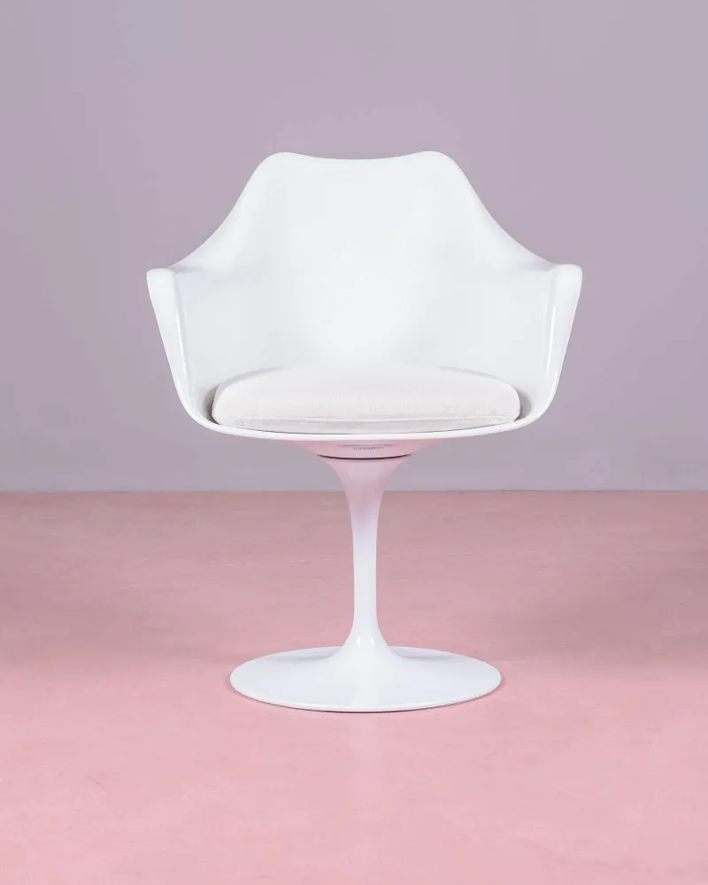 Tulip Arms chair with arms for dining room | 5 year warranty with Nest Dream