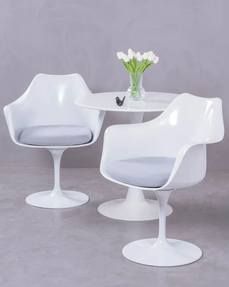 Tulip Arms chair with arms for dining room | 5 year warranty with Nest Dream