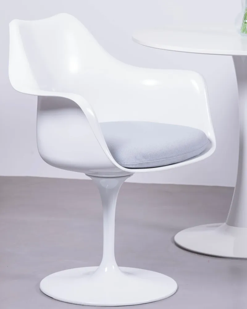 Tulip Arms chair with arms for dining room | 5 year warranty with Nest Dream