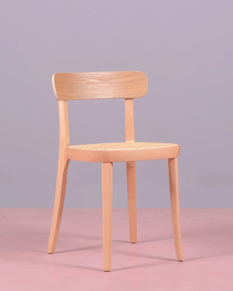 Tours chair in ash wood and natural rattan | Elegant and durable