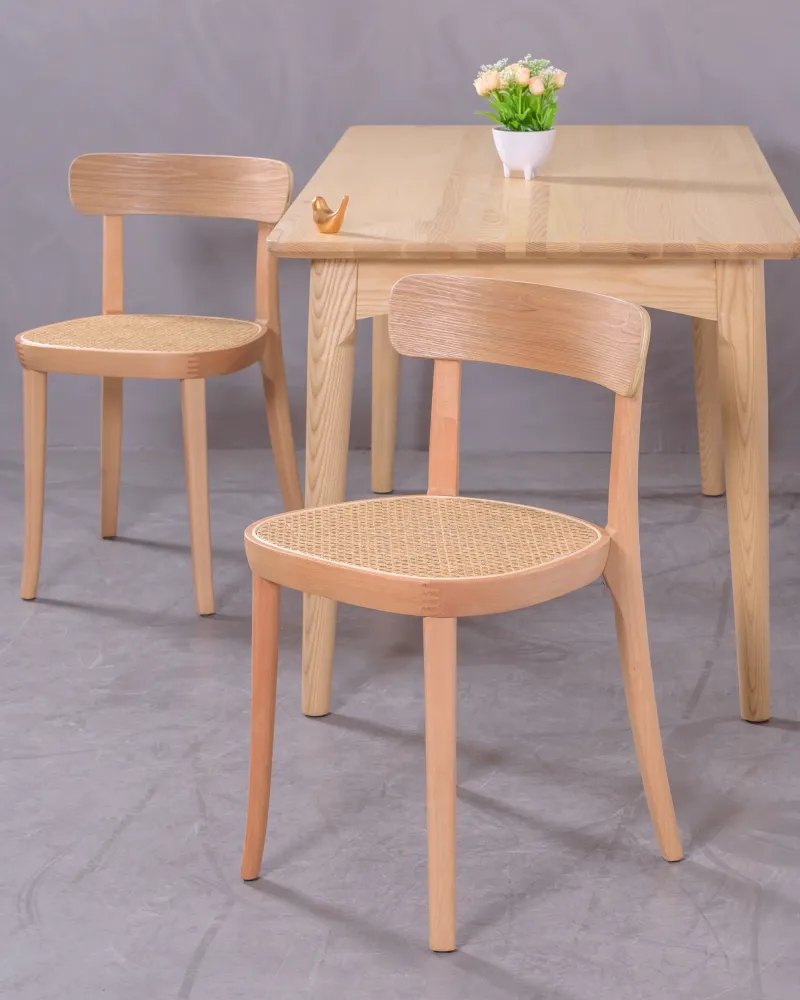 Tours chair in ash wood and natural rattan | Elegant and durable