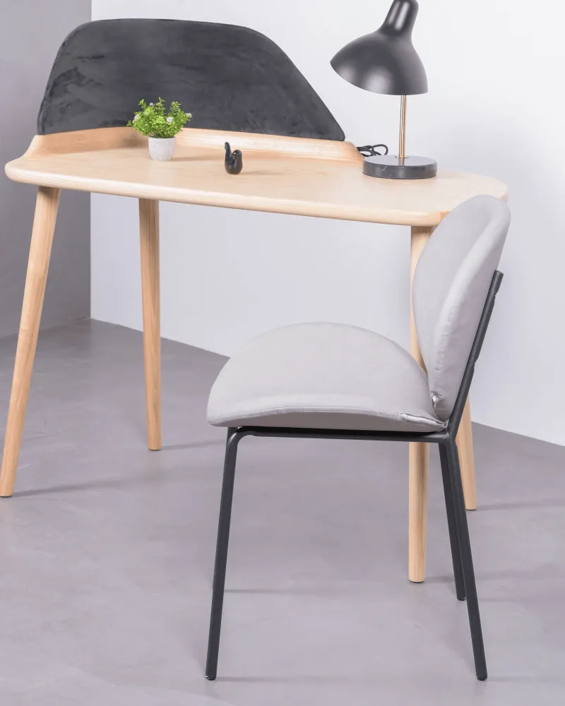 Retro chair upholstered in aged imitation leather | Vintage chairs | Nest Dream