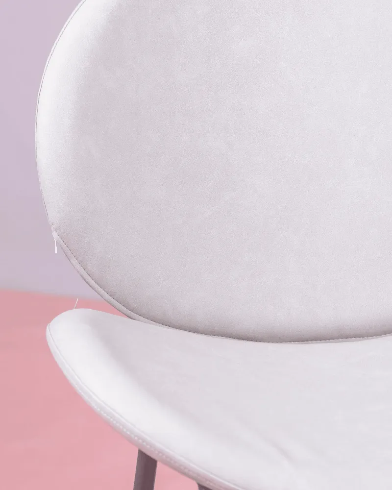 Retro chair upholstered in aged imitation leather | Vintage chairs | Nest Dream
