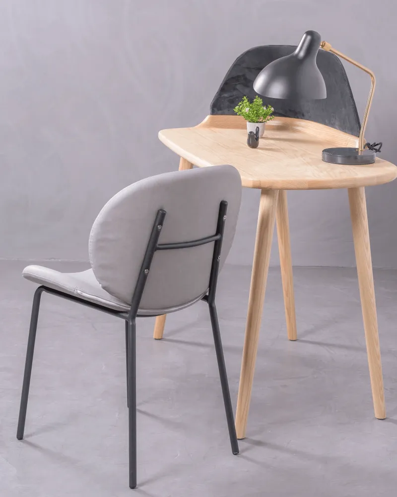 Retro chair upholstered in aged imitation leather | Vintage chairs | Nest Dream