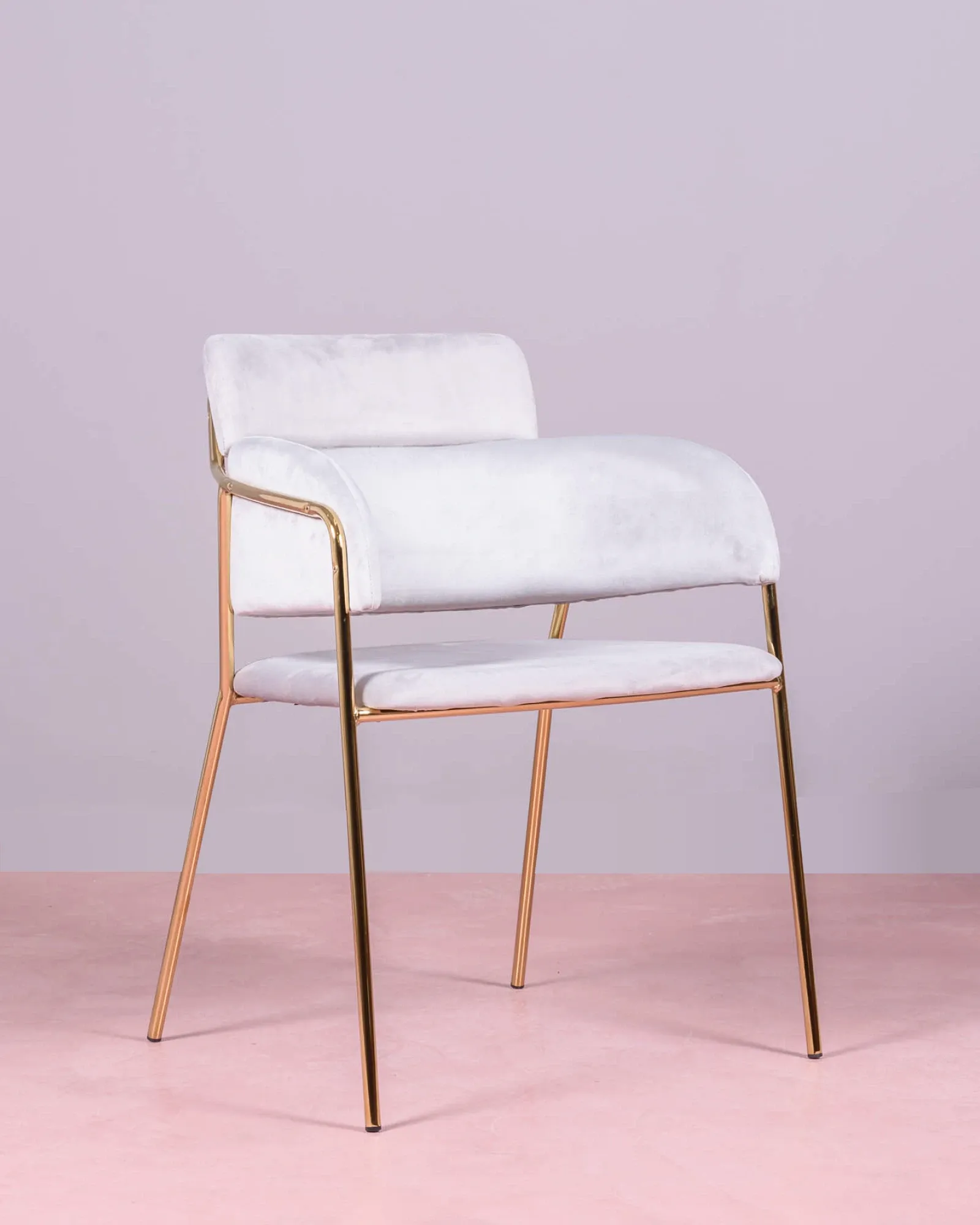 Cruiser chair upholstered in velvet with golden legs | Nest Dream