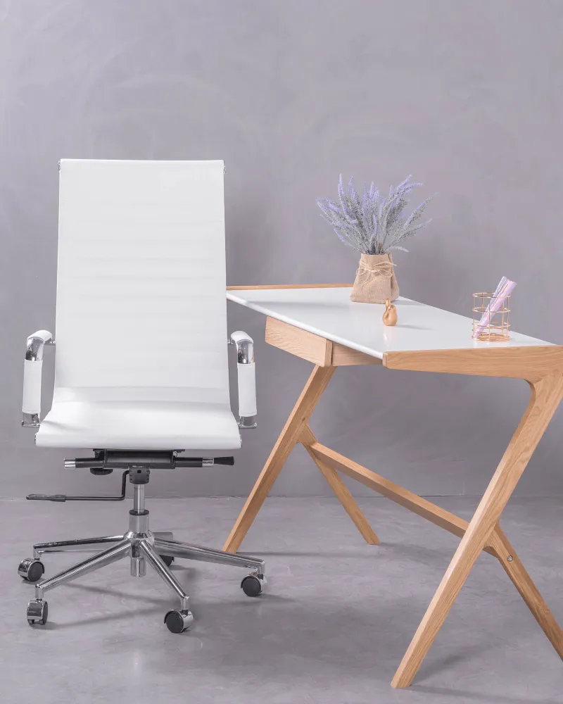 Chaise de bureau à dossier haut rembourrée en similicuir | Nest Dream