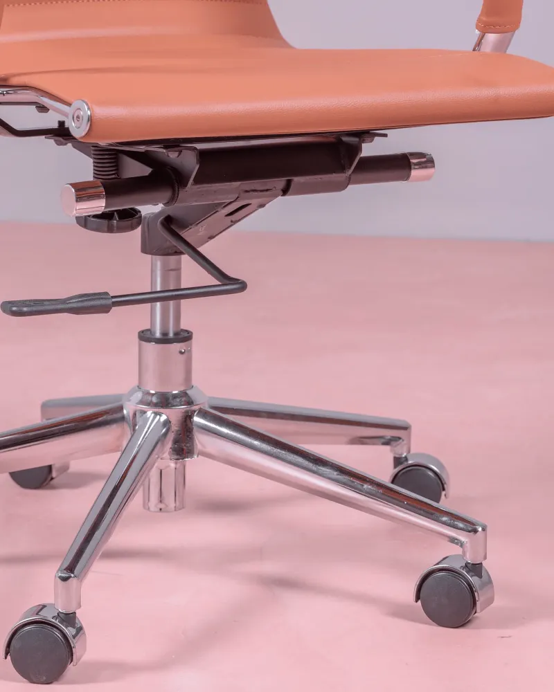 Sedia da ufficio con schienale alto rivestita in similpelle | Nest Dream
