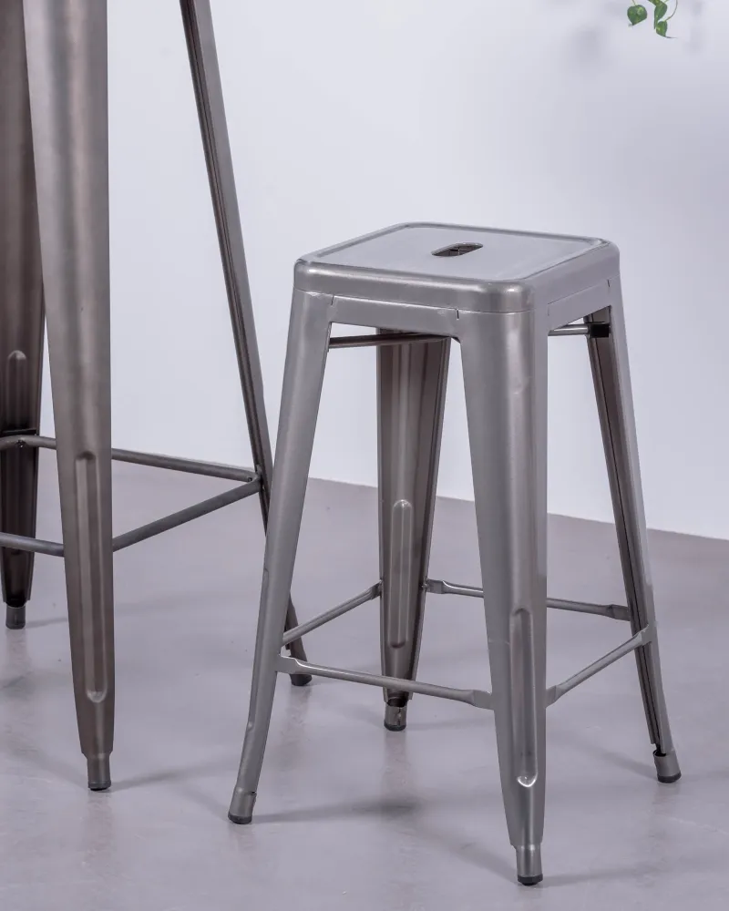 Metalowy Krzesło ze stali z możliwością sztaplowania (68 cm) | Nest Dream