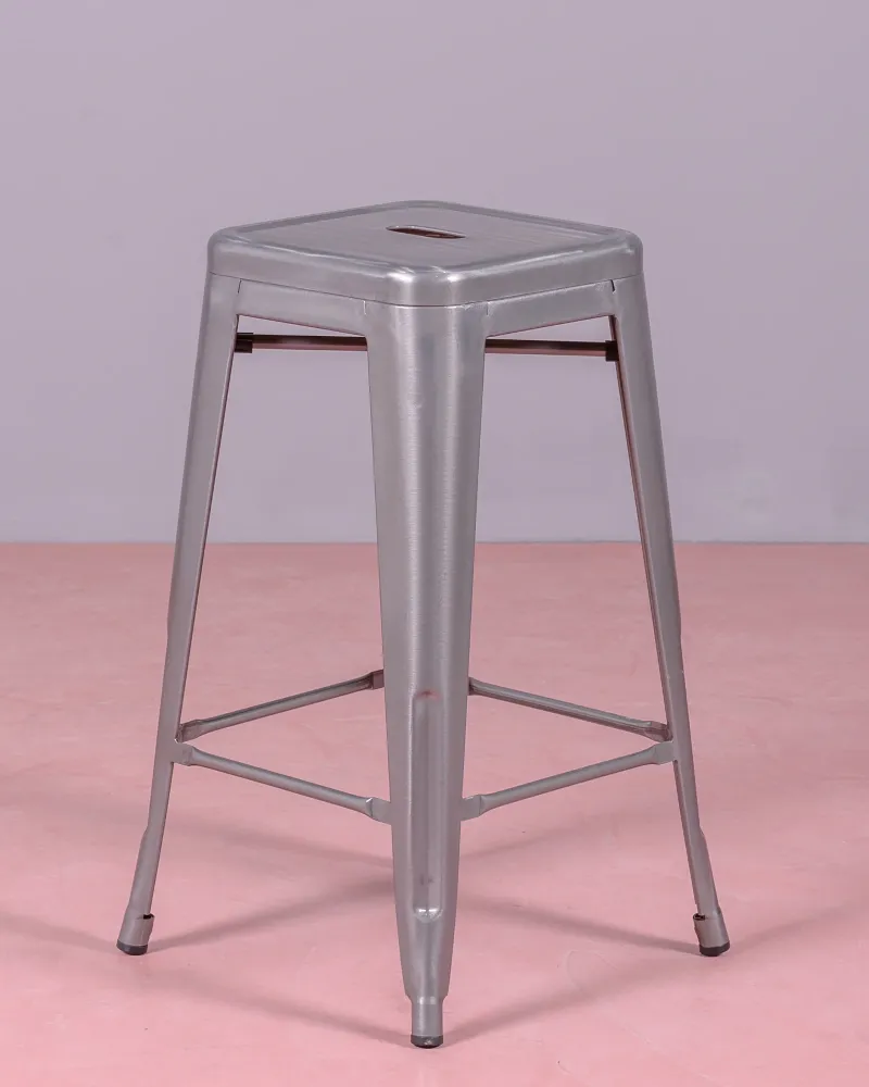 Metalowy Krzesło ze stali z możliwością sztaplowania (68 cm) | Nest Dream