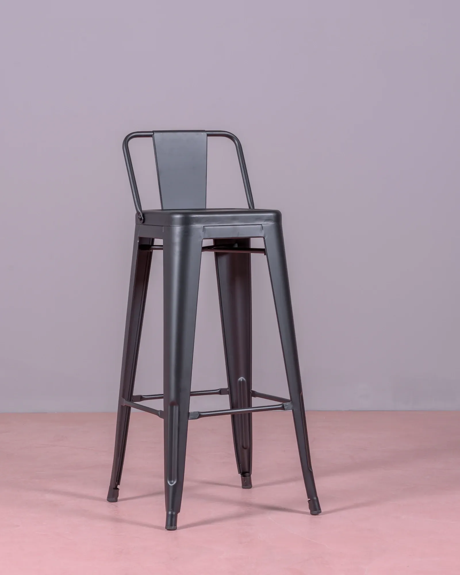 Industrial metal stool with low backrest (76cm) | Nest Dream Store