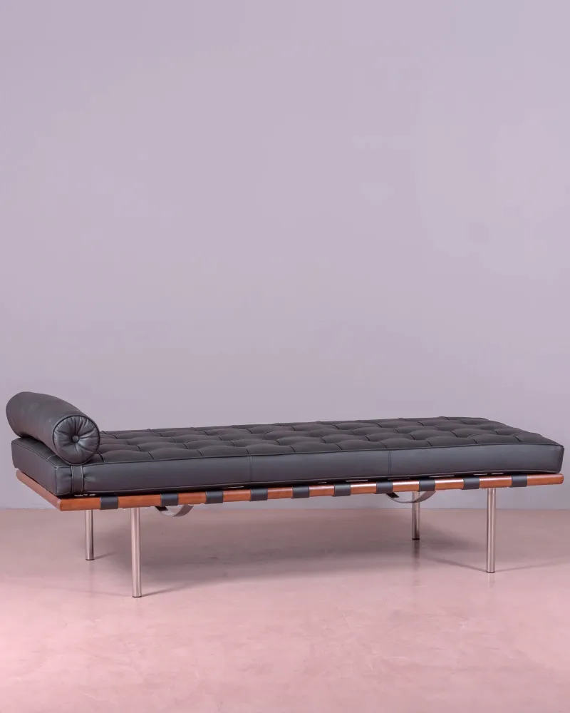 Barcelona Daybed aus Vollnarbenleder – Kostenloser Versand – Nest Dream