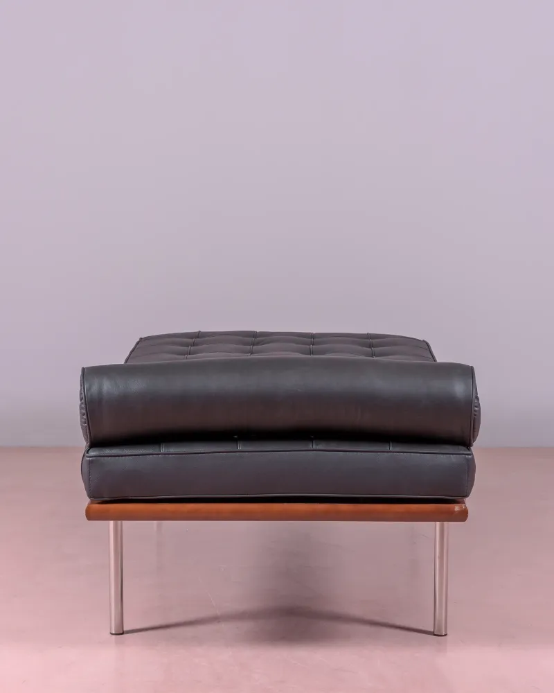Barcelona Daybed aus Vollnarbenleder – Kostenloser Versand – Nest Dream