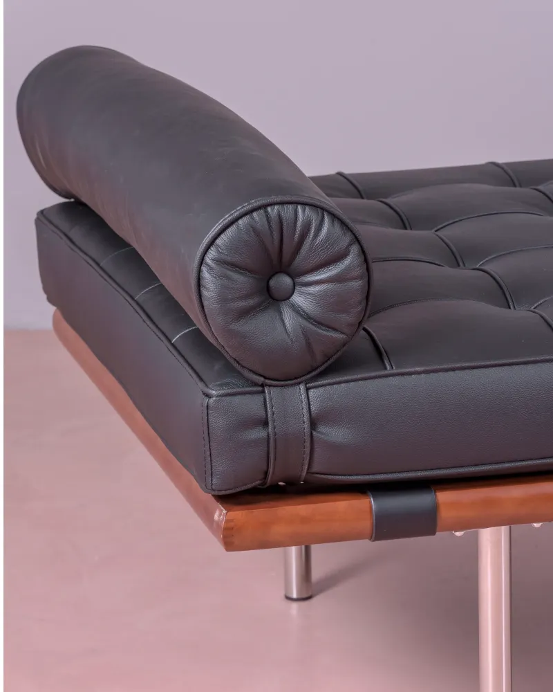 Barcelona Daybed aus Vollnarbenleder – Kostenloser Versand – Nest Dream