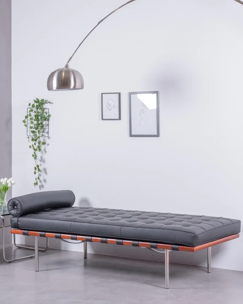 Barcelona Daybed aus Vollnarbenleder – Kostenloser Versand – Nest Dream