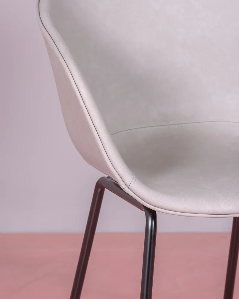 Vintage stoel met armleuningen bekleed met gewaxt kunstleer - Denver