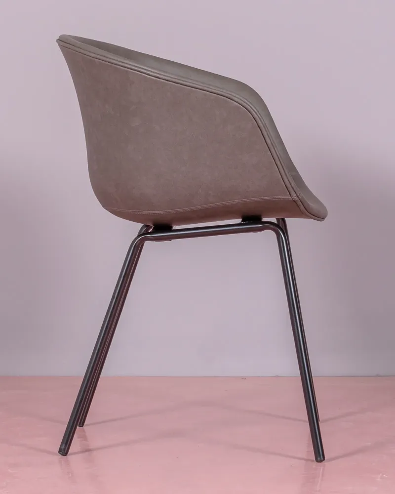 Vintage stoel met armleuningen bekleed met gewaxt kunstleer - Denver