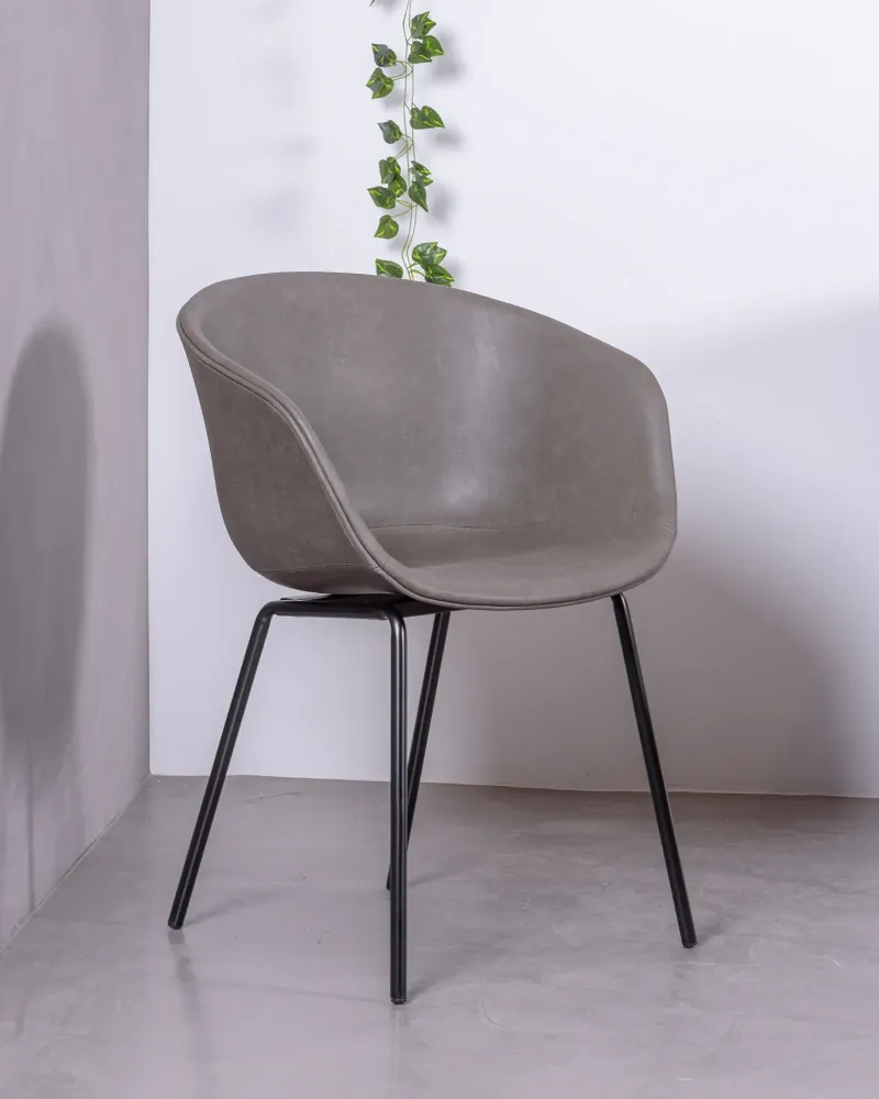 Vintage stoel met armleuningen bekleed met gewaxt kunstleer - Denver