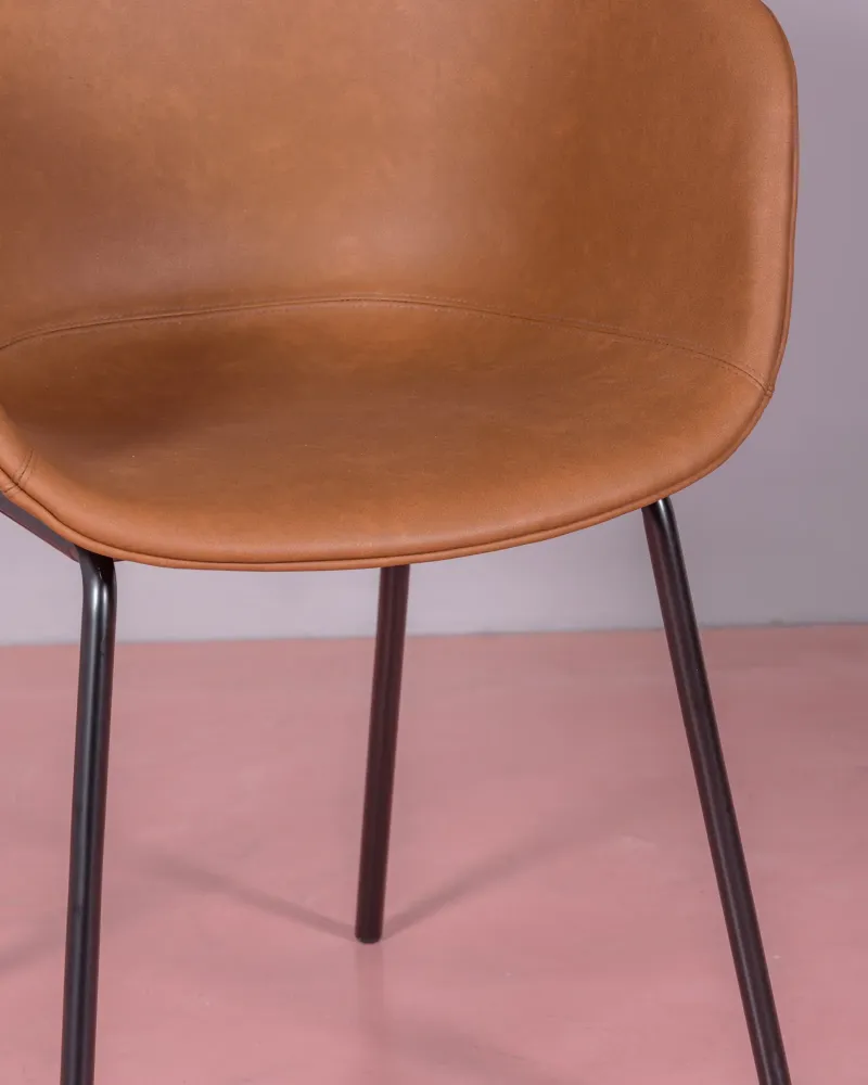 Vintage stoel met armleuningen bekleed met gewaxt kunstleer - Denver